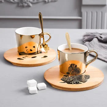 Specular atspindys Keraminės Kavos puodelius ir lėkštutes scoop Aukso Puodelis Atnaujintas high-end medinės lentelės anglų popietės arbata taurės Rinkinys