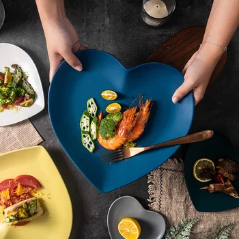 Širdies formos Lėkštės Šiaurės Europoje Vėjo Pusryčių Stalo Vakarų stiliaus Maisto Patiekalas Su Persikų Širdies, Patiekalas Su Daržovėmis